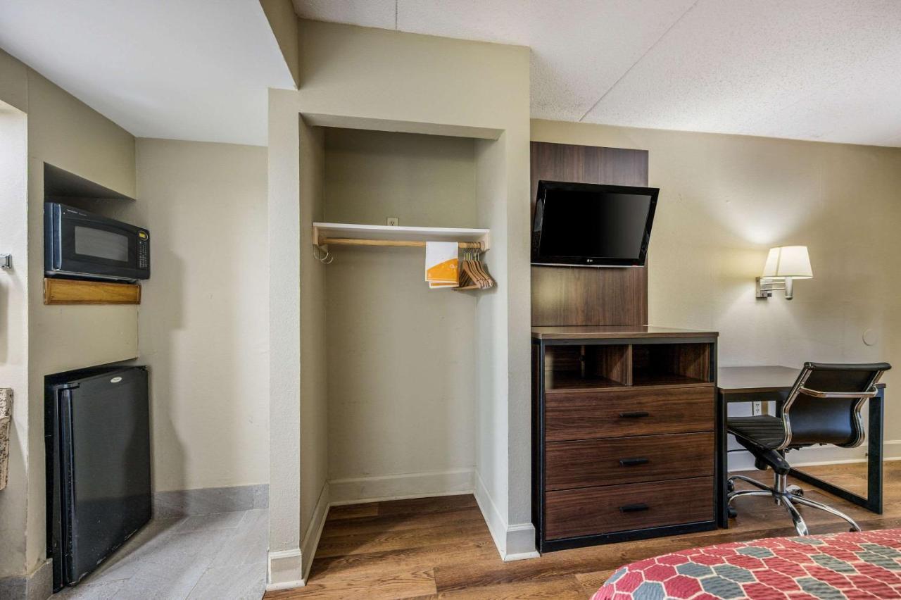 Econo Lodge Inn & Suites University Huntsville Exteriér fotografie